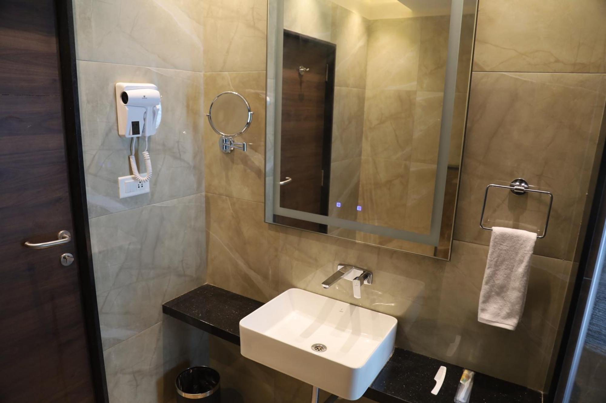 Kings Bury Inn クンバコナム エクステリア 写真